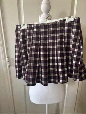 Forever 21 Black and White Plaid Pleated Skater Skirt